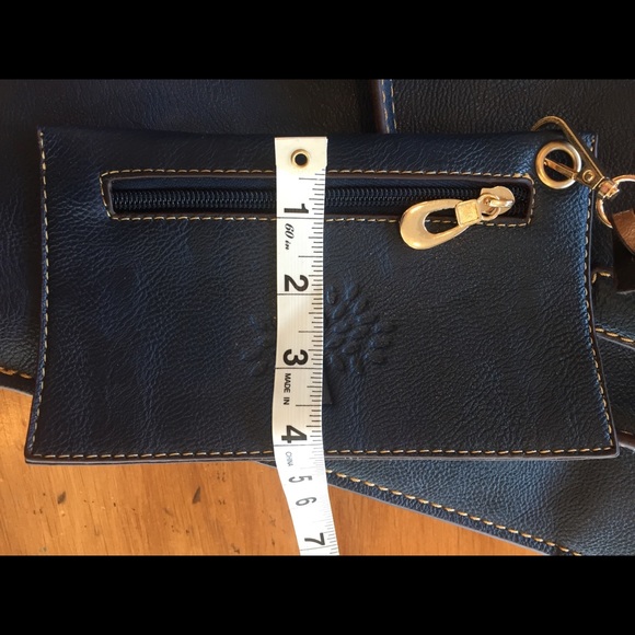 SOLD/NOTFORSALE Navy briefcase/purse/wallet set faux leather - Picture 13 of 16